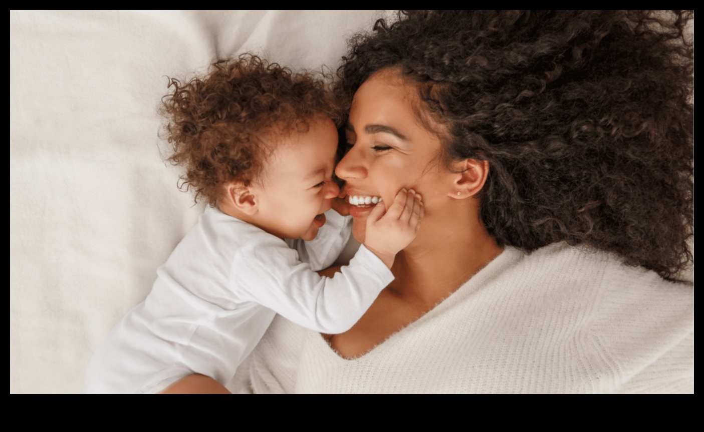 Ķiķojas un aug, spēlējot mazuļa smieklus 3 Ķiķojas un aug: smieklu veicināšana mazuļa attīstībā