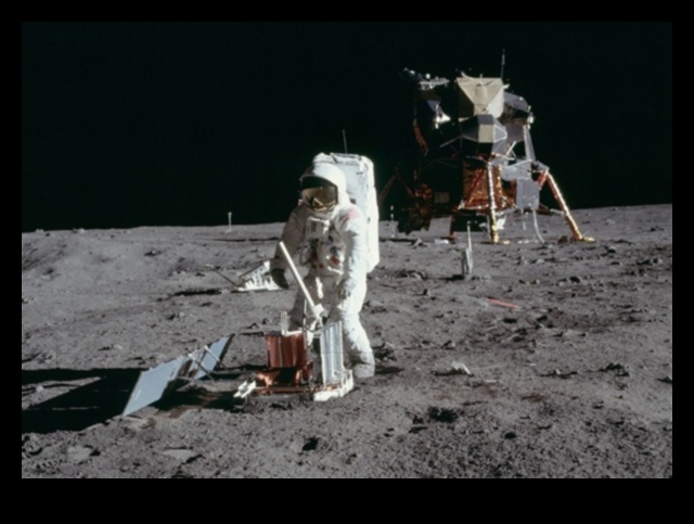 NASA Mēness mantojums: atbalsis no debesu pagātnes