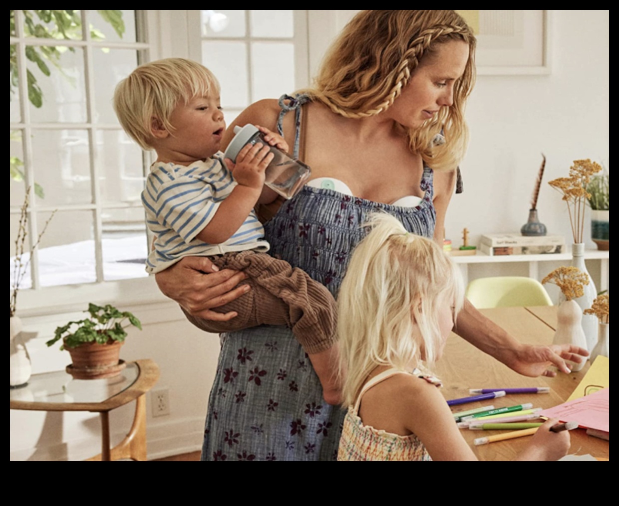 Mamma un mazulis ar burvīgām dāvanām gaidībās ar burvju dušu 5 Maģijas gaidīšana: mammu un mazuli ar prieku dušā