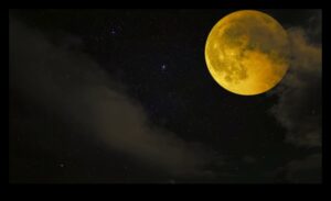 Mēness šūpuļdziesmas: planētu skaistuma iedvesmotas nomierinošas skaņas