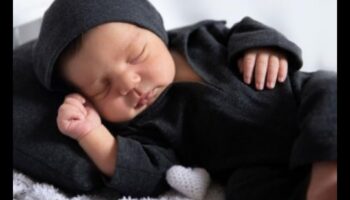 Miegainās zvaigznes: ievediet mazuli uz rāmām un mierīgām naktīm